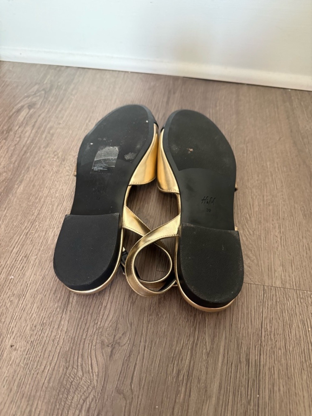 H&M Gold and Black Slingback Flats - Women Size 8 - Picture 4 of 4